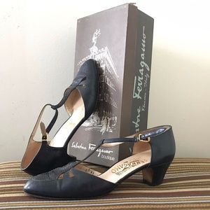 Salvatore Ferragamo Art Deco T-Strap , Navy Blue, Sz 8AA